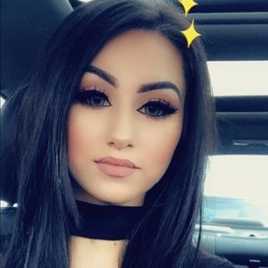 Meet your Posher, Alejandra